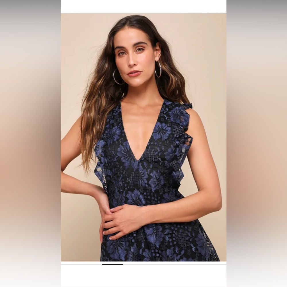 NWT Lulus Molinetto Navy Blue Lace Ruffled Tiered Sleeveless Maxi Dress XS - Picture 3 of 3